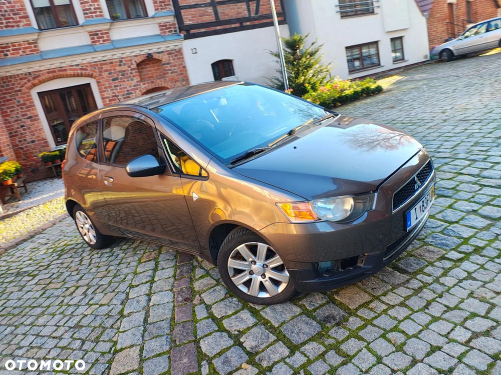 Mitsubishi Colt - 17