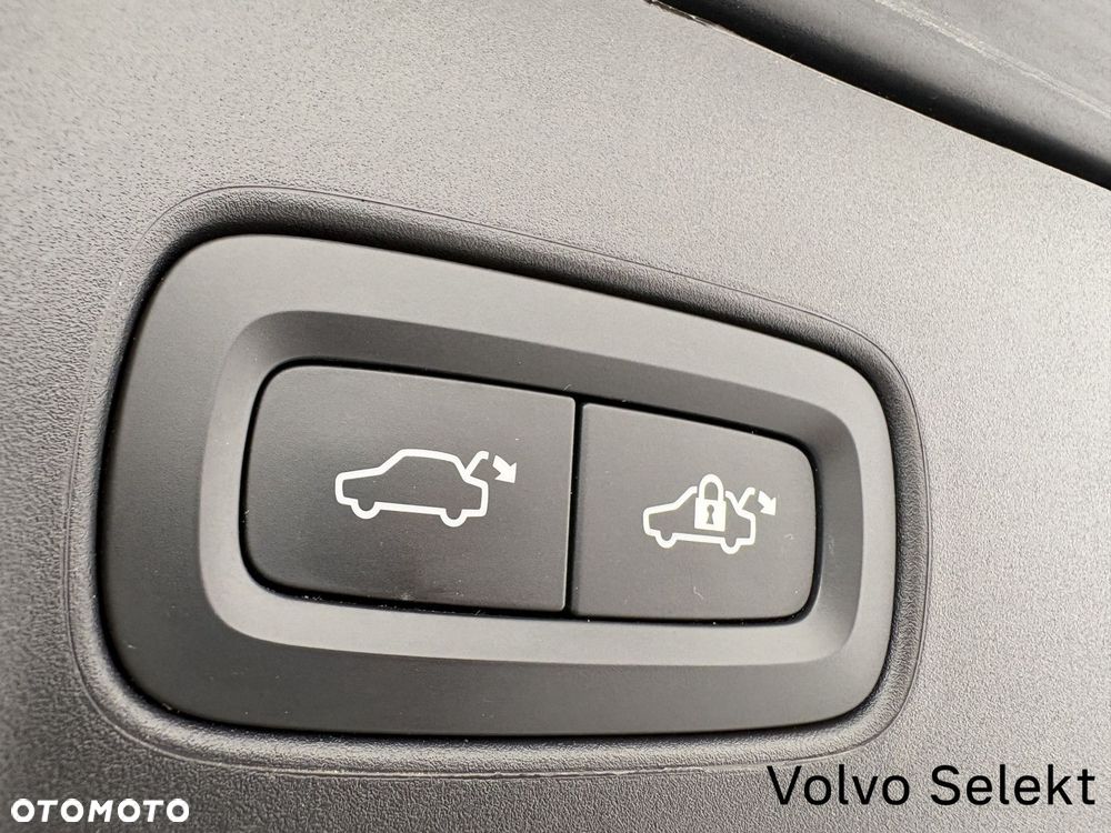 Volvo V90 Cross Country - 27