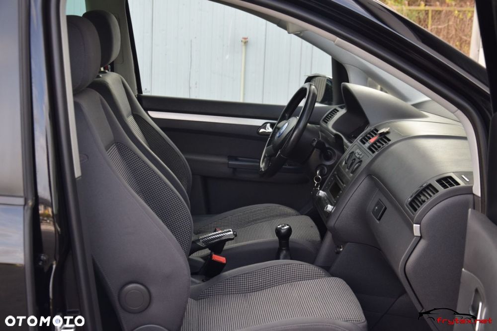 Volkswagen Touran - 23