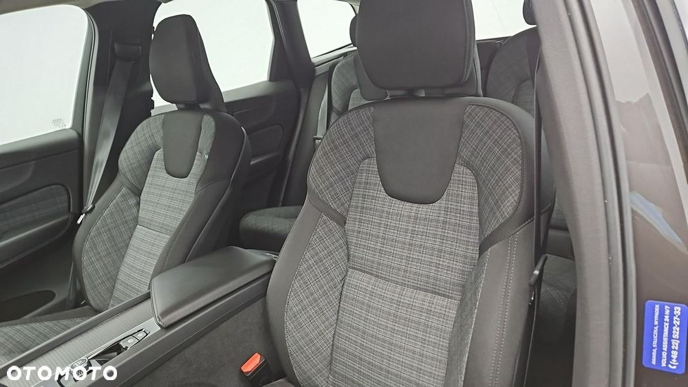 Volvo XC 60 B4 D AWD Core - 12