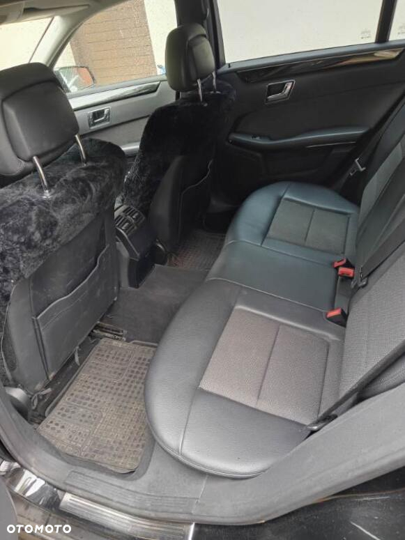 Mercedes-Benz Klasa E 220 T CDI DPF BlueEFFICIENCY Automatik Elegance - 6