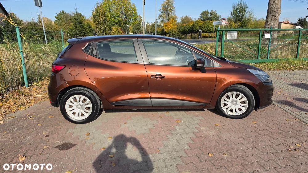 Renault Clio 1.2 16V 75 Experience - 14