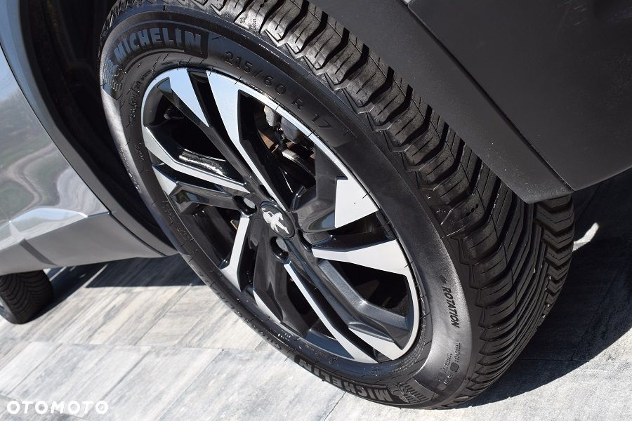 Peugeot 2008 PureTech 130 Allure - 17