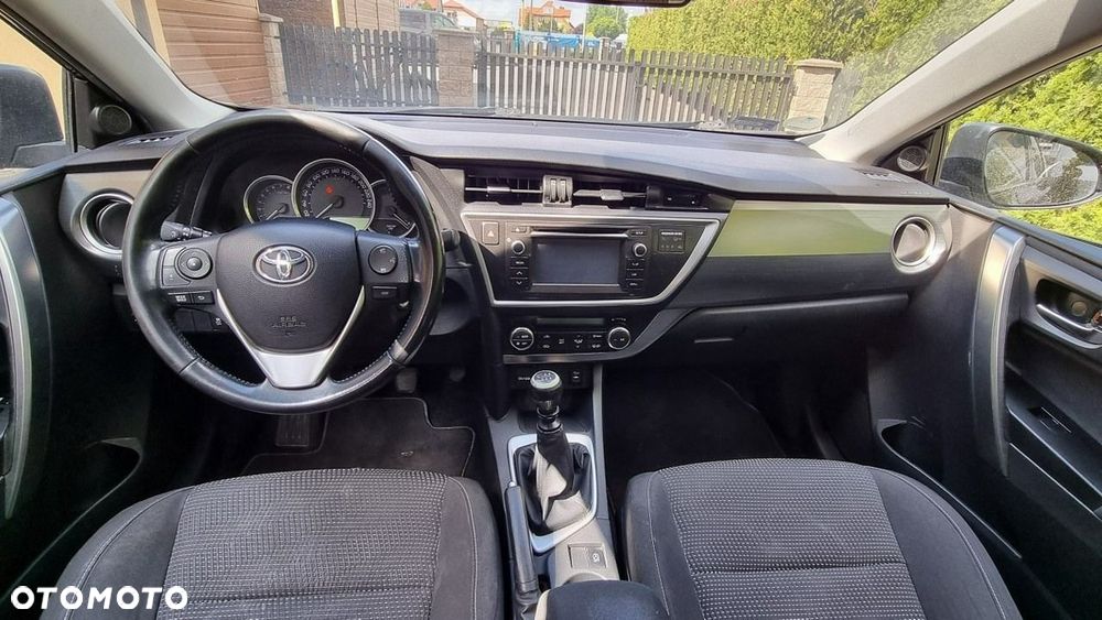 Toyota Auris - 12
