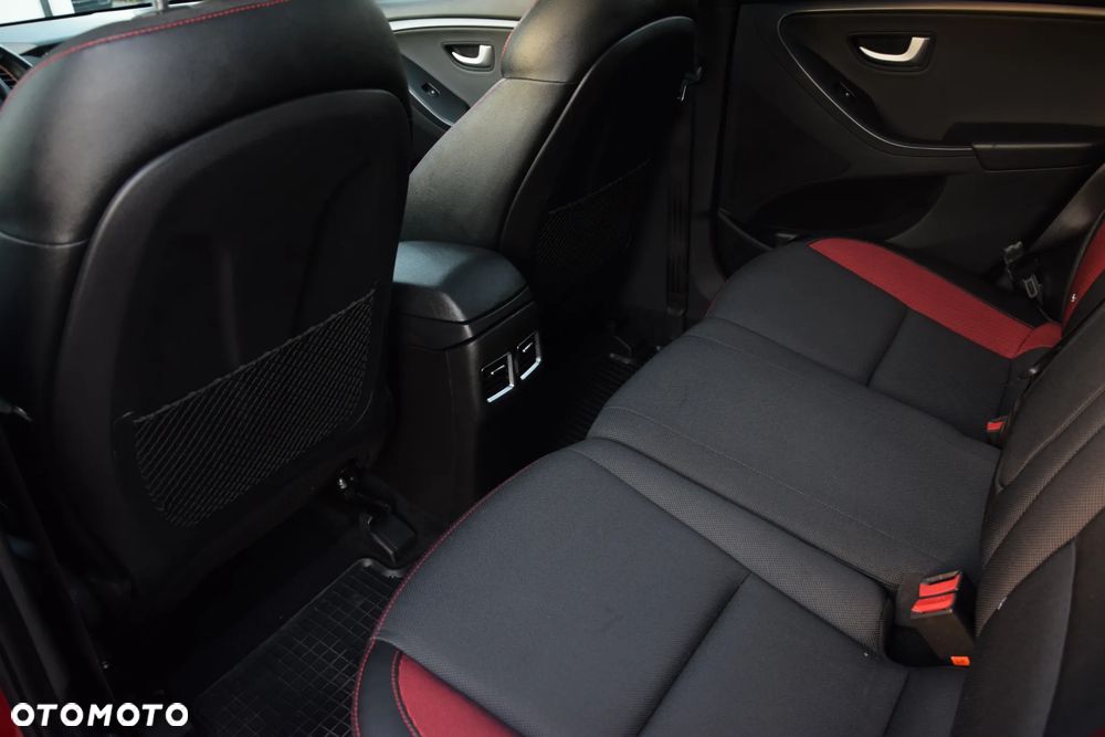Hyundai i30 1.6 T GDI Turbo - 22
