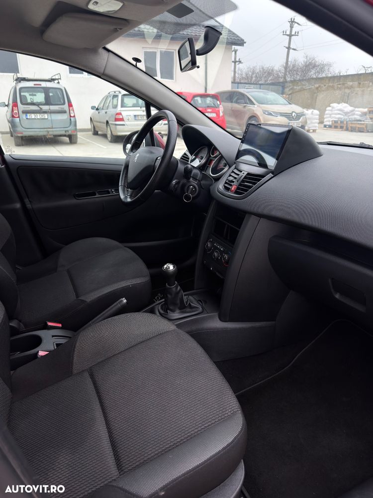 Peugeot 207 - 6