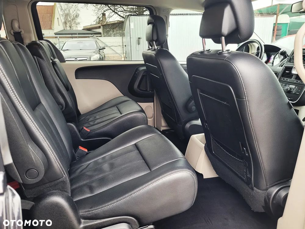 Lancia Voyager 2.8 CRD16v Gold - 26