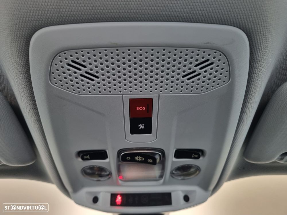 Peugeot e-2008 50 kWh Active - 12