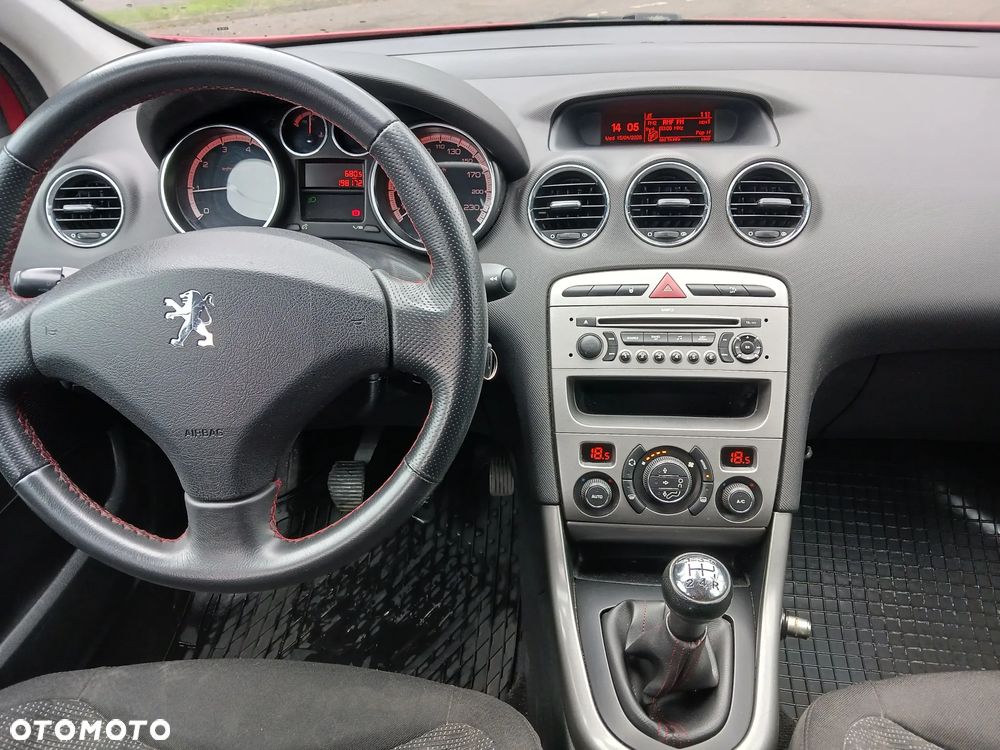 Peugeot 308 1.6 Premium Plus - 6
