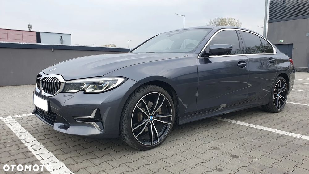 BMW Seria 3 330i xDrive Luxury Line sport - 4