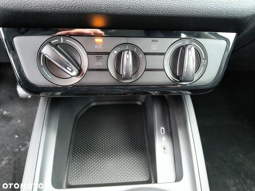 Skoda Scala 1.0 TSI Essence - 24