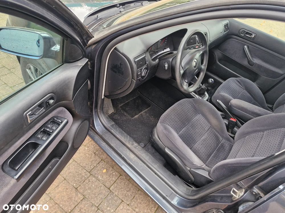 Volkswagen Golf 1.6 Comfortline - 2