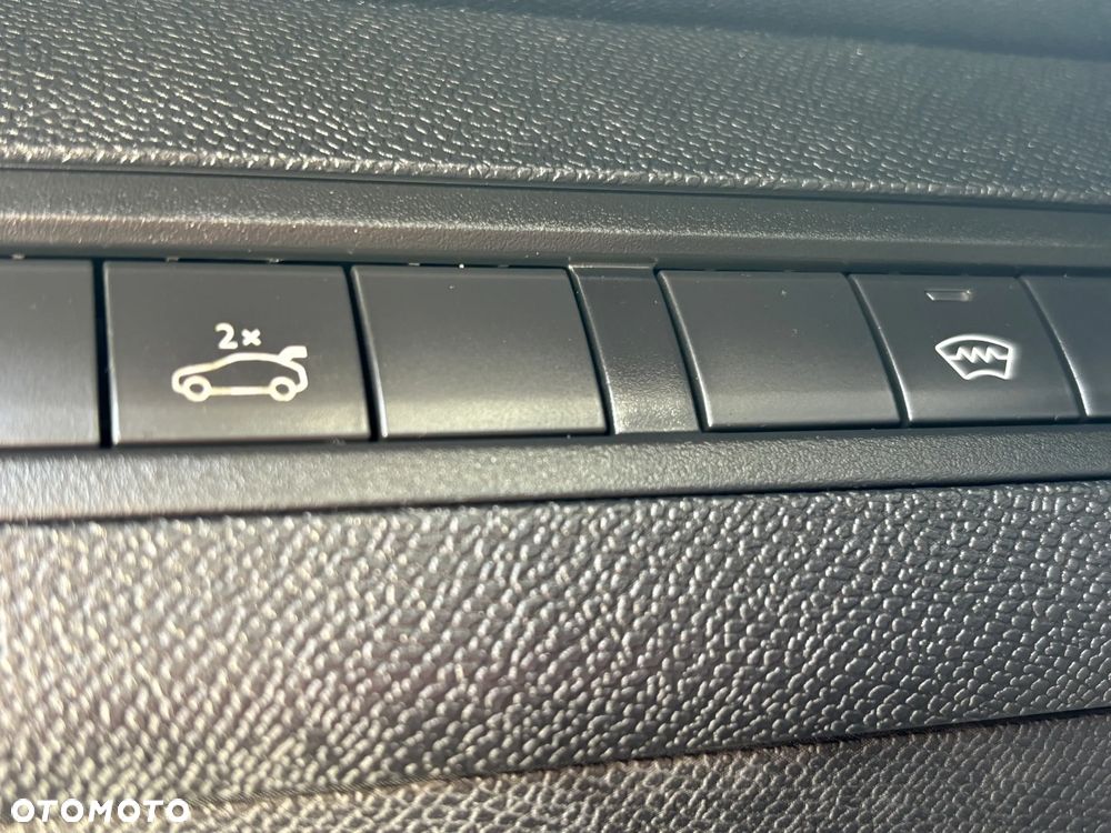 Peugeot 3008 THP 165 EAT6 Stop & Start Allure - 32