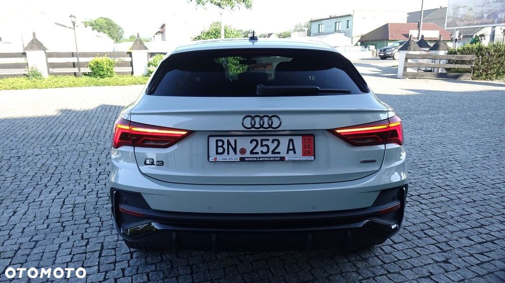 Audi Q3 Sportback - 13