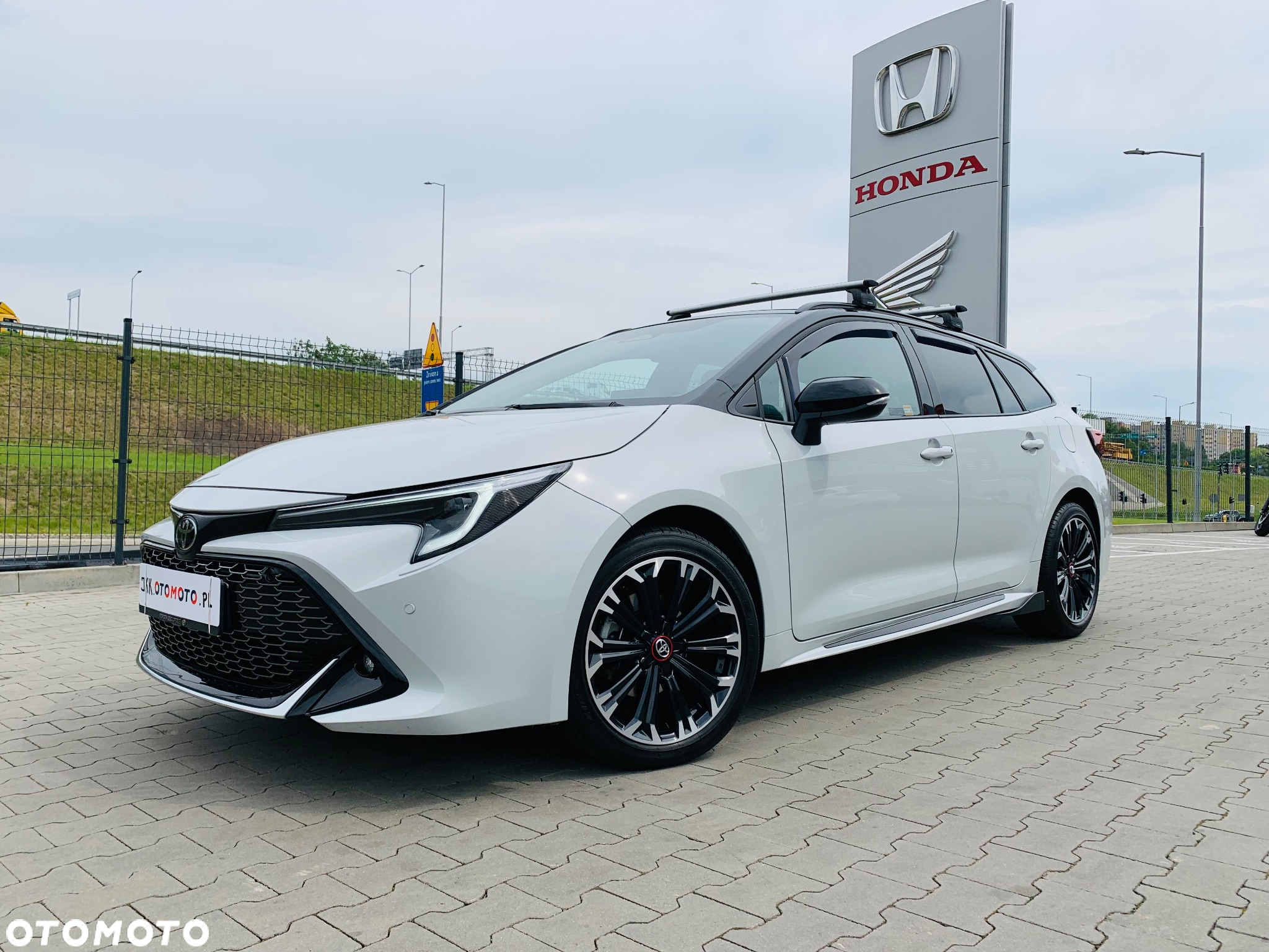 Toyota Corolla 1.8 Hybrid GR Sport Dynamic - 11