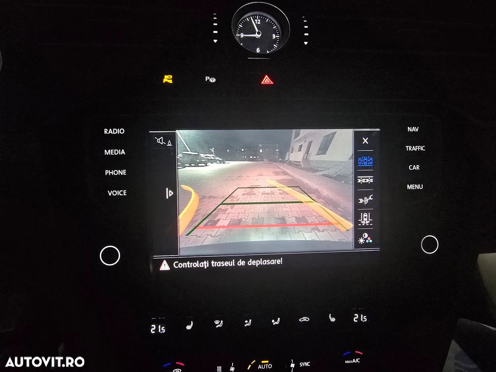 Volkswagen Passat - 31