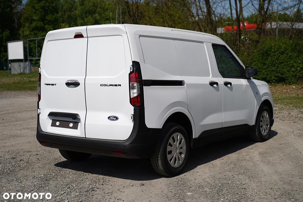 Ford Transit Courier - 4