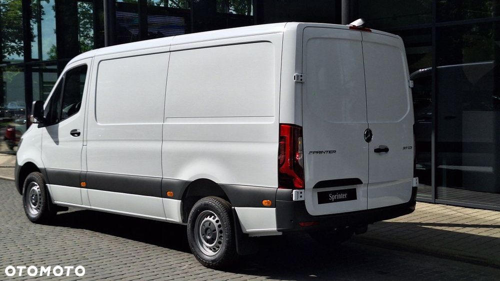 Mercedes-Benz Sprinter - 8