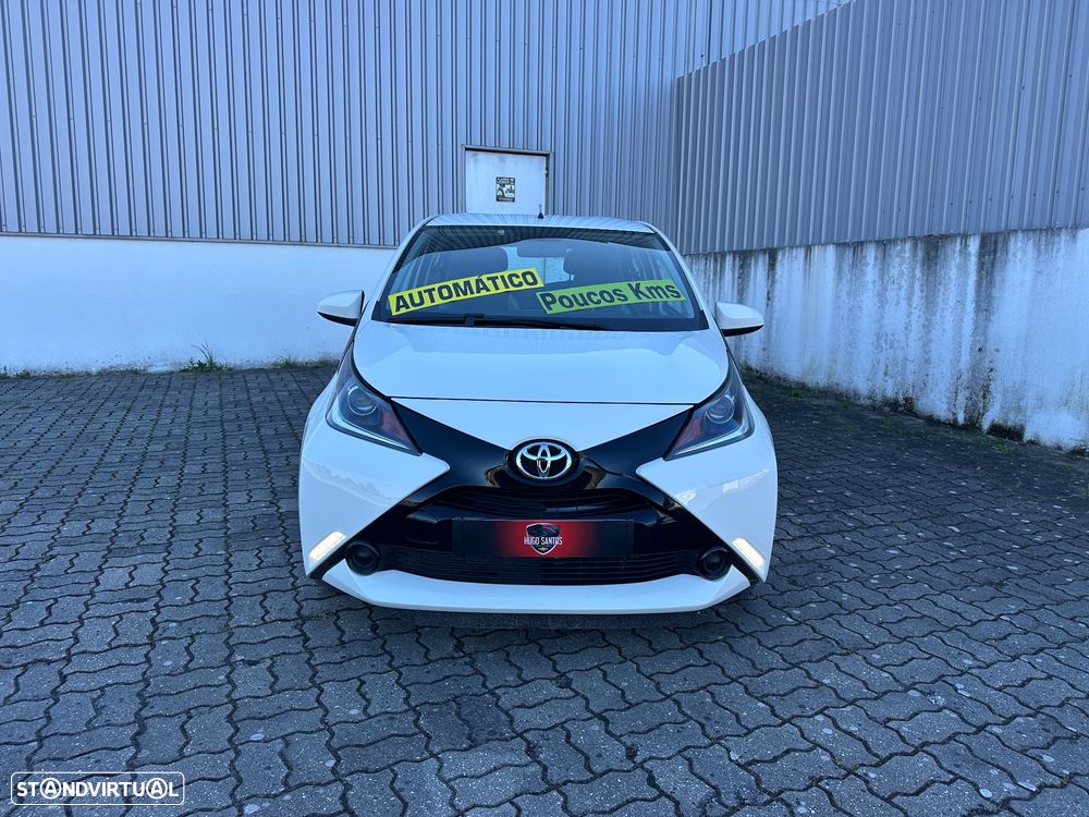 Toyota Aygo x-shift x-play - 2