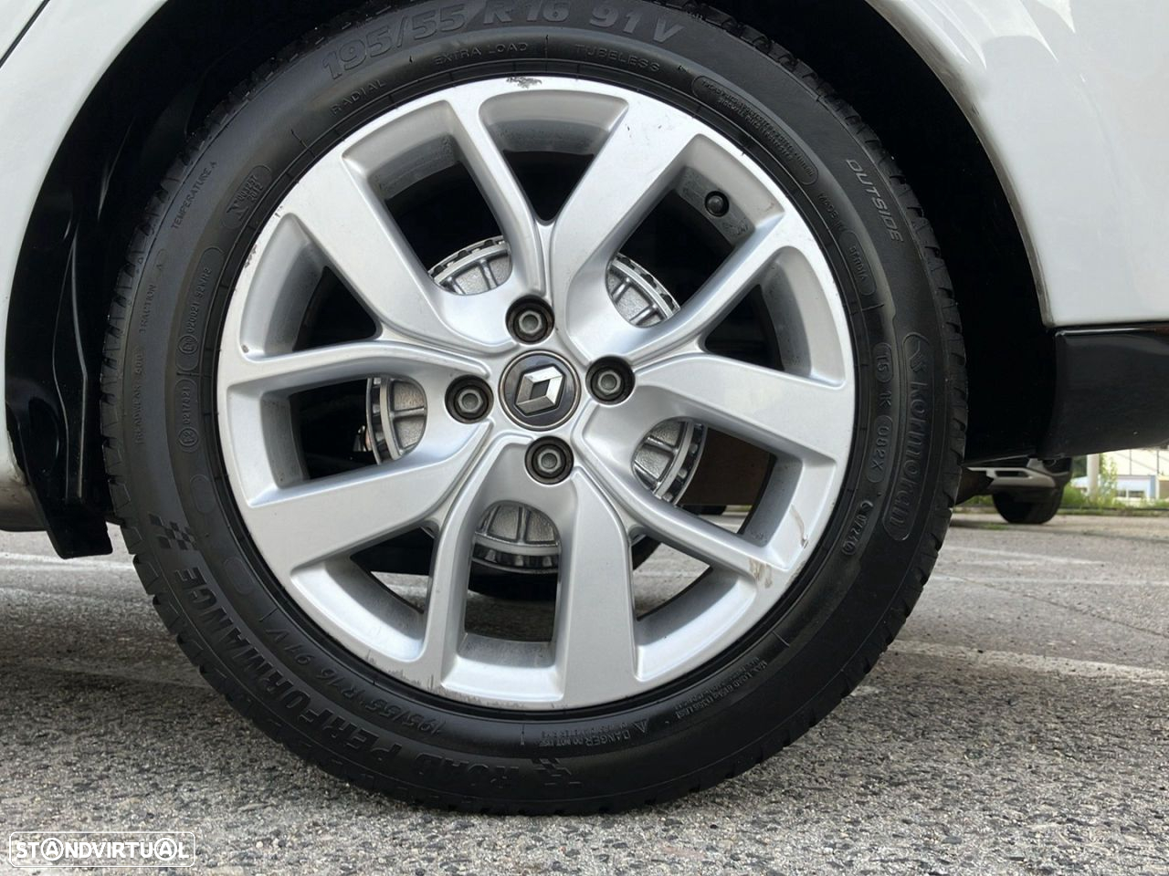 Renault Clio Sport Tourer 0.9 TCe Limited - 28
