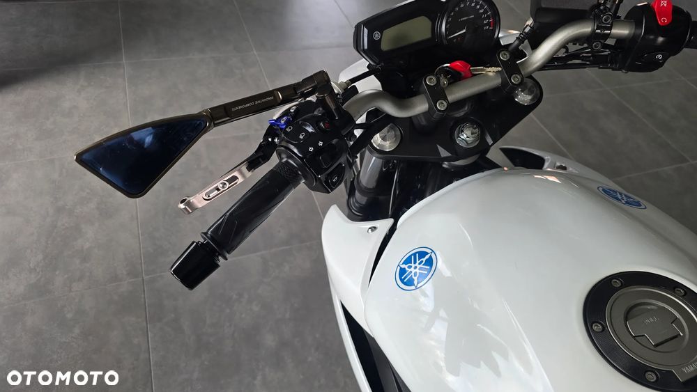 Yamaha XJ - 19