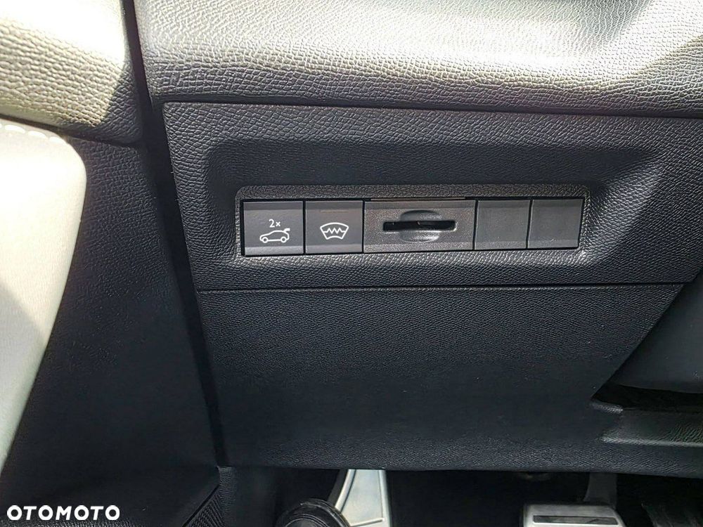 Peugeot 408 1.2 PureTech GT S&S EAT8 - 13