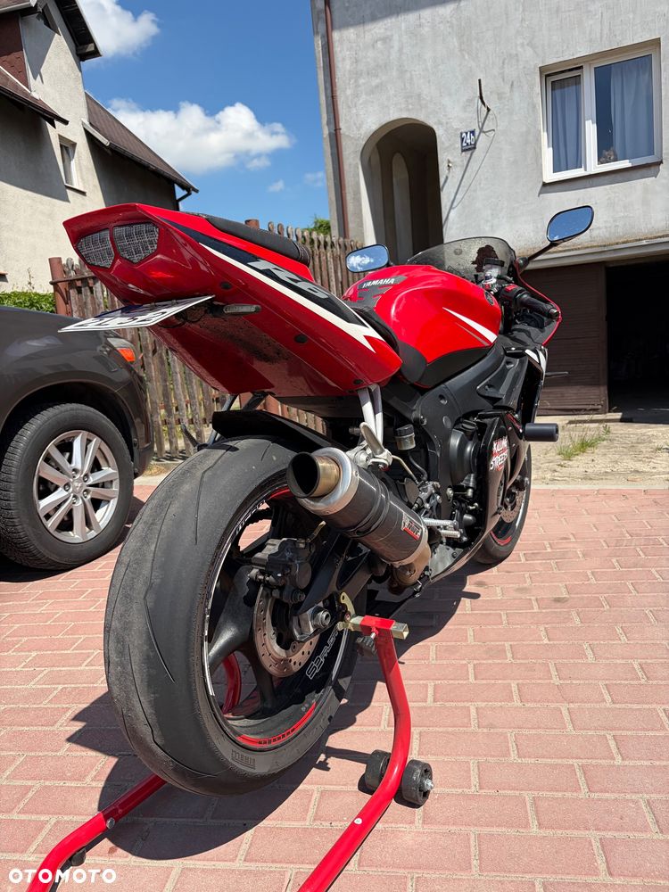 Yamaha R6 - 3