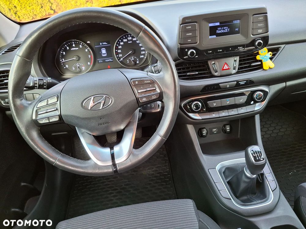Hyundai i30 1.5 DPI Classic + - 17