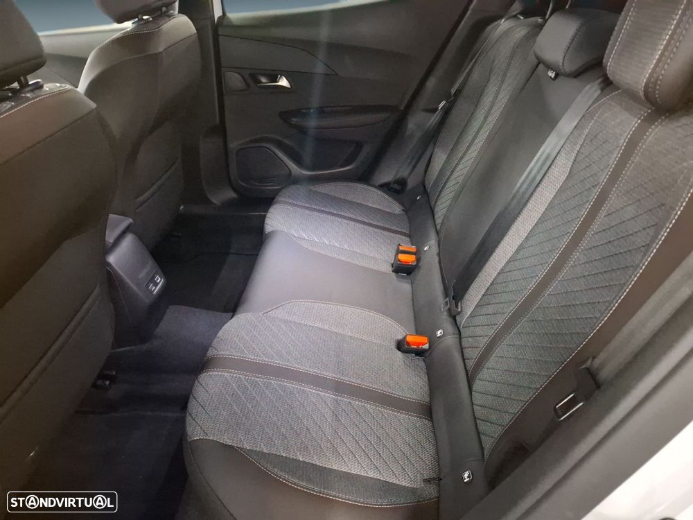 Peugeot 2008 1.2 PureTech Allure - 10
