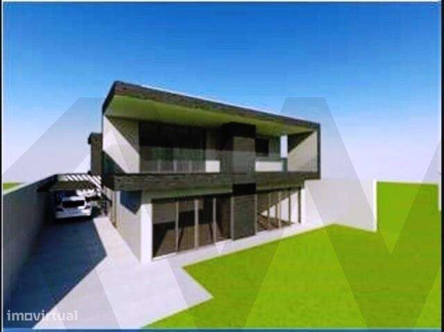 Lote de Terreno com Obra de Moradia Iniciada em Moninhos na Zona de Lo - Grande imagem: 4/11