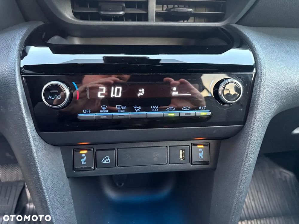 Toyota Yaris Cross Hybrid 1.5 Comfort 4x4 - 18