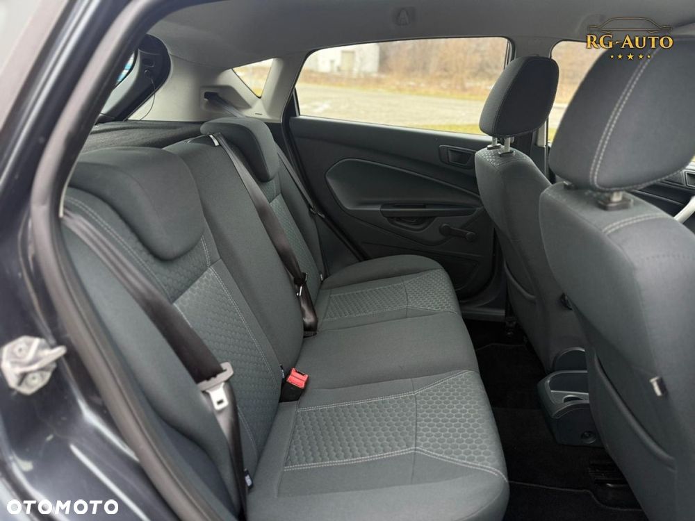 Ford Fiesta - 25
