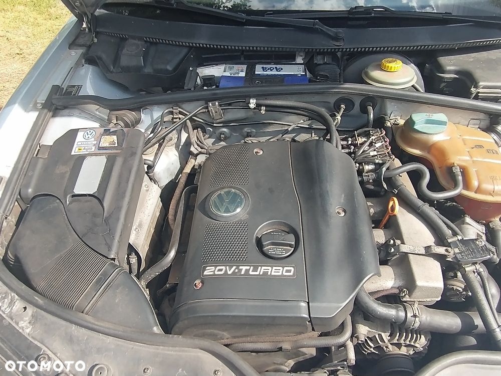 Volkswagen Passat 1.8T Comfortline - 1