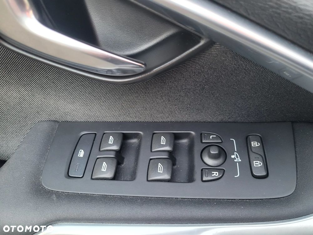 Volvo V40 Cross Country D2 Momentum - 11