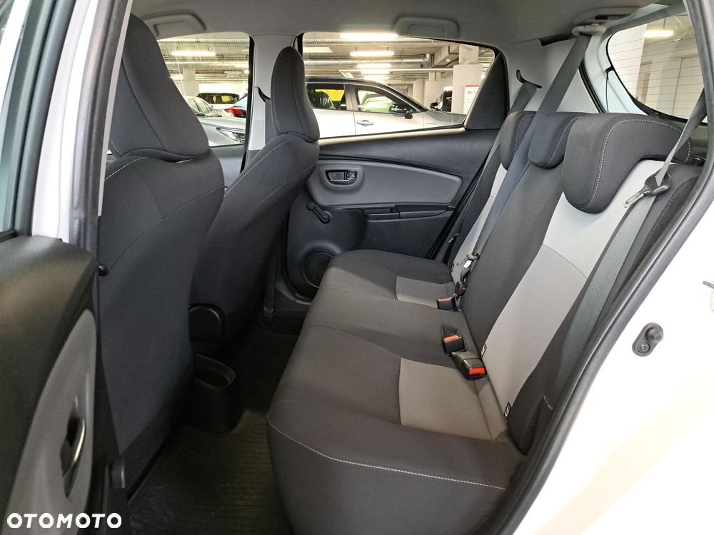Toyota Yaris - 12