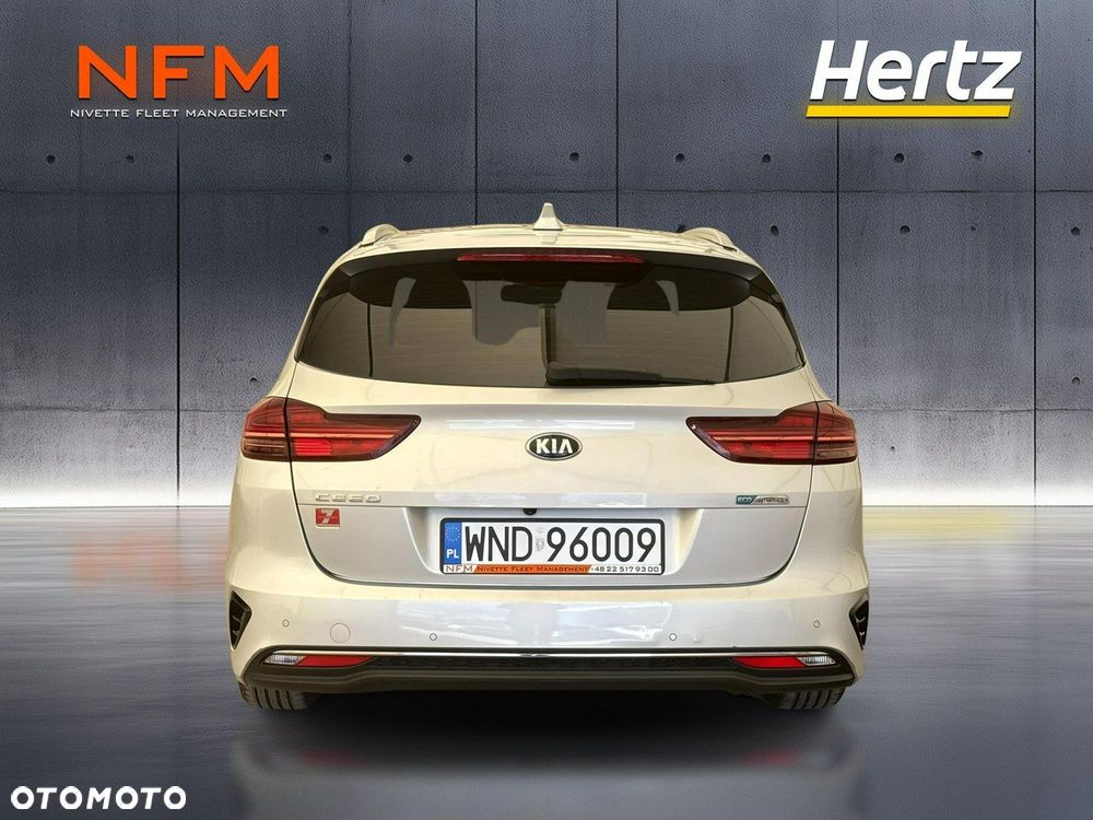 Kia Ceed - 10