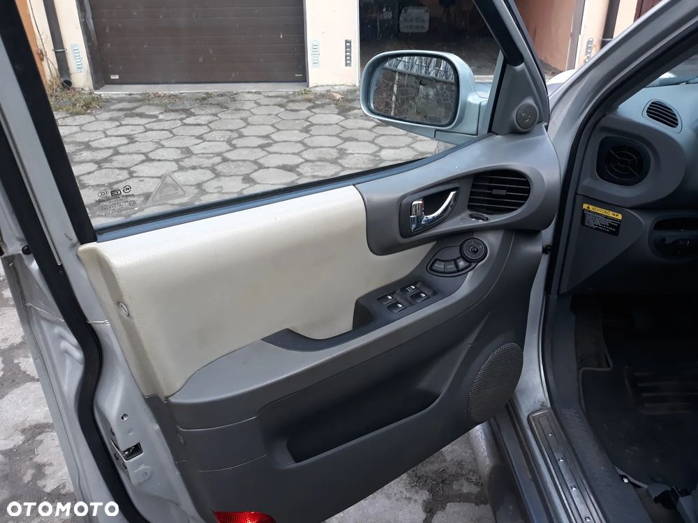 Hyundai Santa Fe - 3