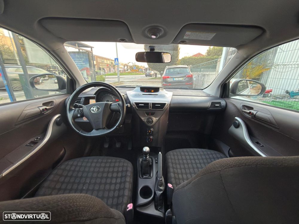 Toyota iQ 1.0 - 6