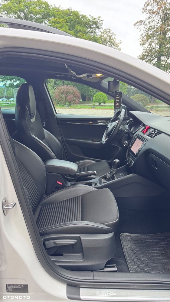 Skoda Octavia 2.0 TDI DSG RS - 11