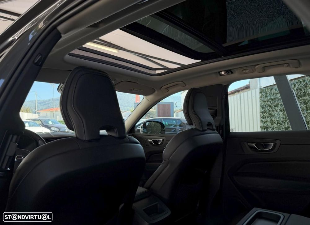 Volvo XC 60 2.0 T6 PHEV R-Design AWD - 31