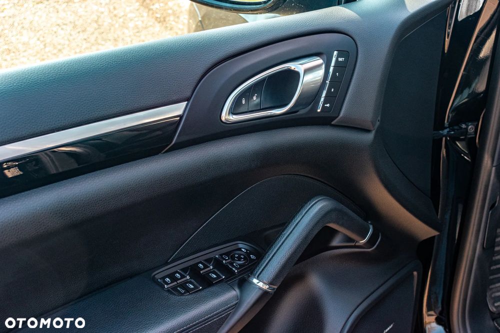 Porsche Cayenne Tiptronic S - 8