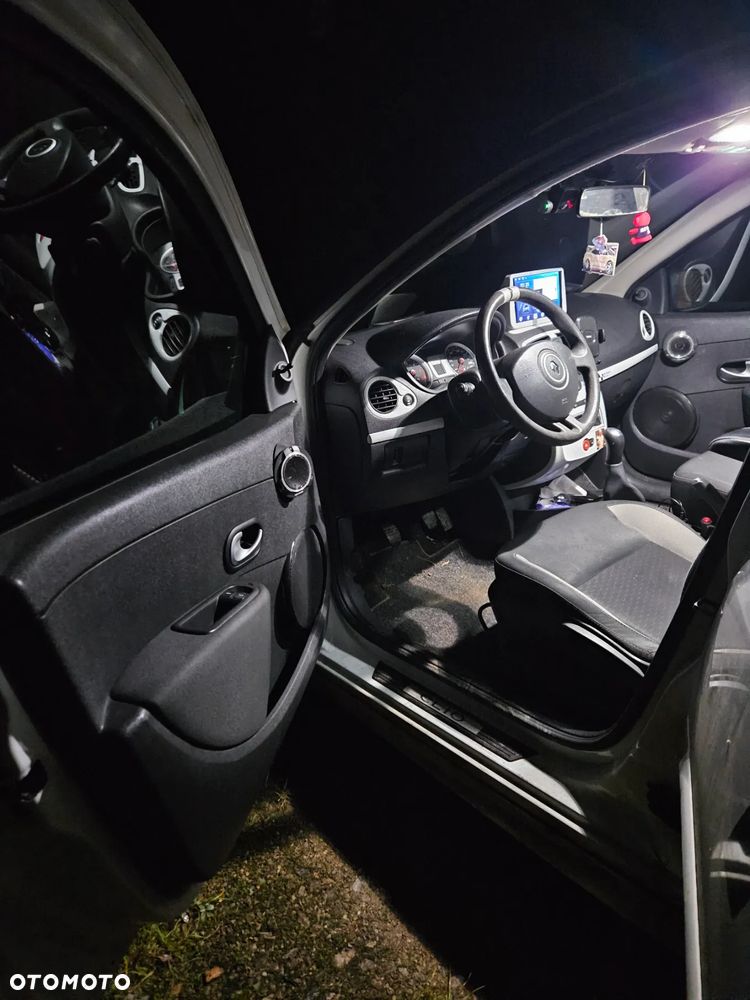 Renault Clio 1.5 dCi Alize - 11