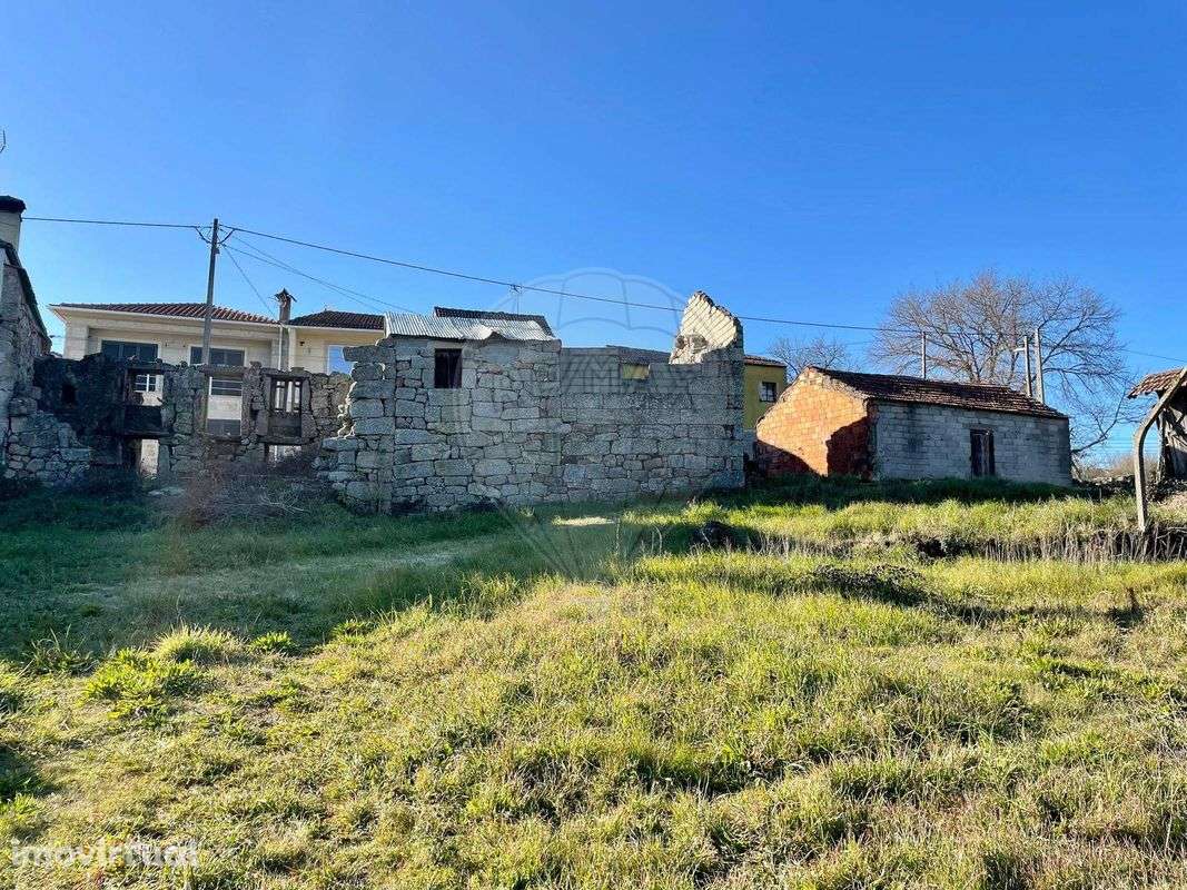 Moradia T2 para venda - Grande imagem: 2/7