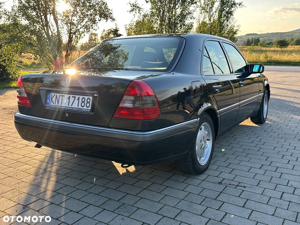 Mercedes-Benz Klasa C 180 Elegance - 6