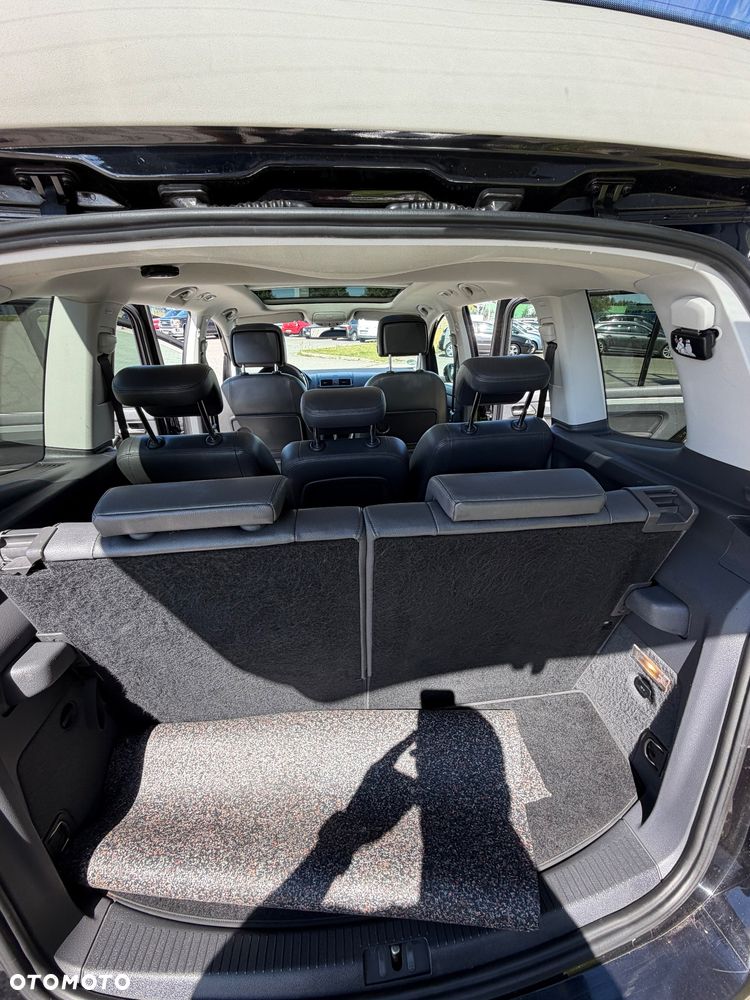 Volkswagen Touran 2.0 TDI DPF Highline DSG - 37