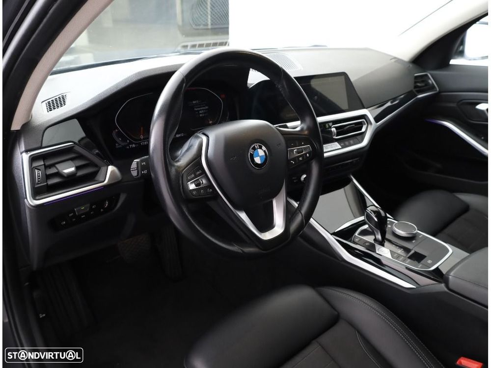 BMW 318 d Touring Line Sport Auto - 24