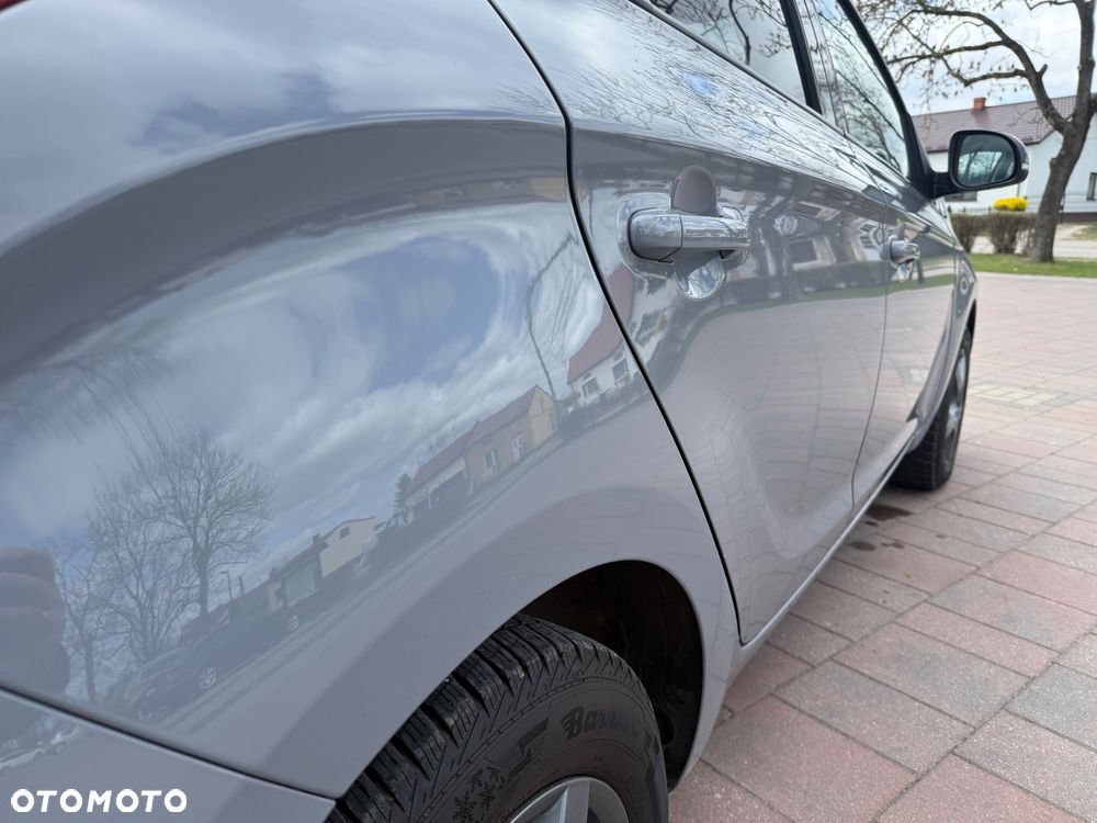 Hyundai i20 1.25 Wersja Jubileuszowa - 16