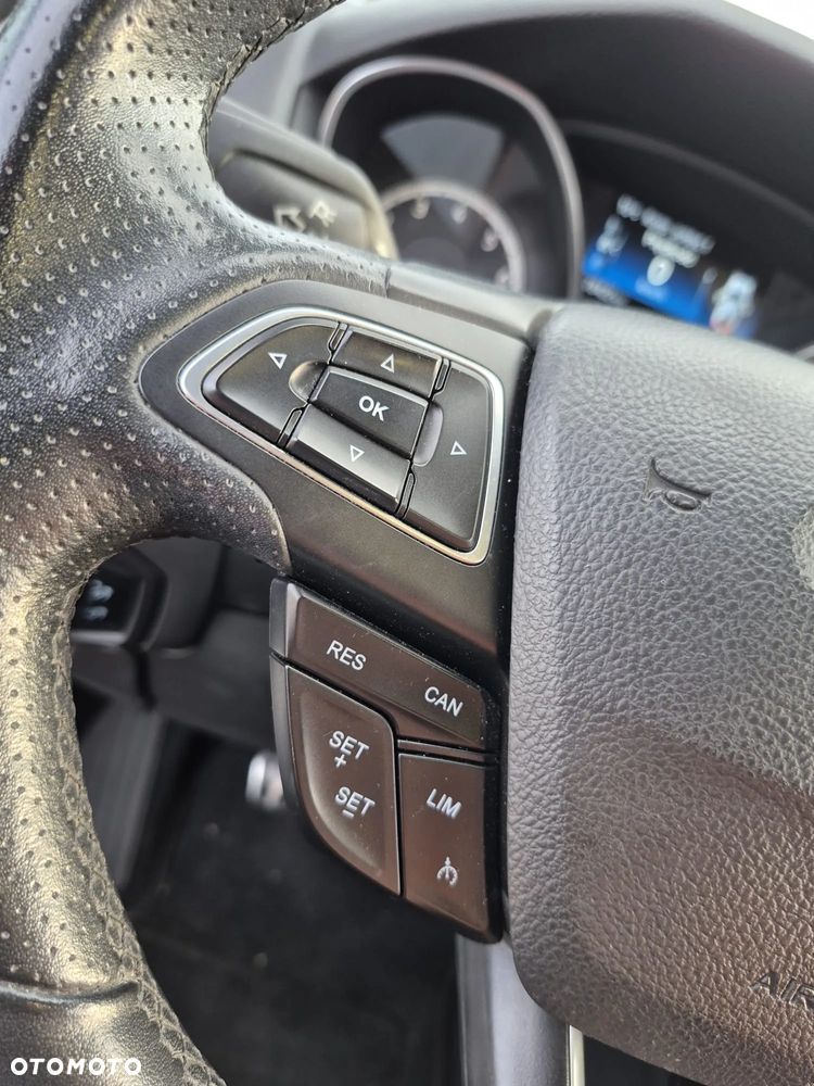 Ford Focus 2.0 EcoBoost ST - 25