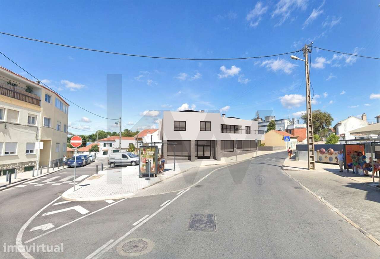 Moradia para remodelação total em terreno de 1072m2 no centro de Alvid - Grande imagem: 2/22