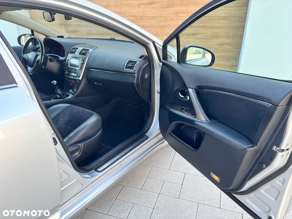 Toyota Avensis 2.2 D-4D Prestige - 14